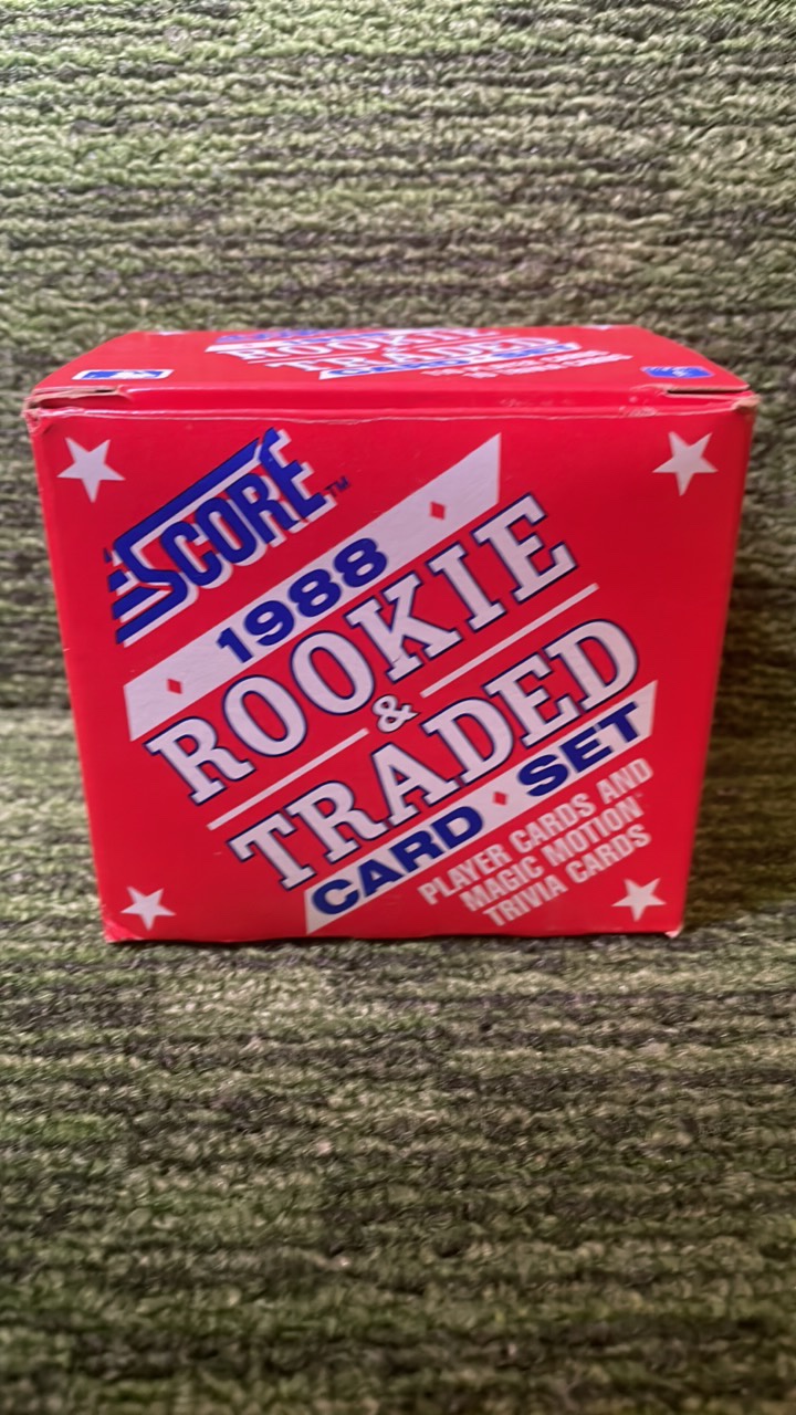 lot 211A image: 1988 Score Rookie and Traded card set (#1110)